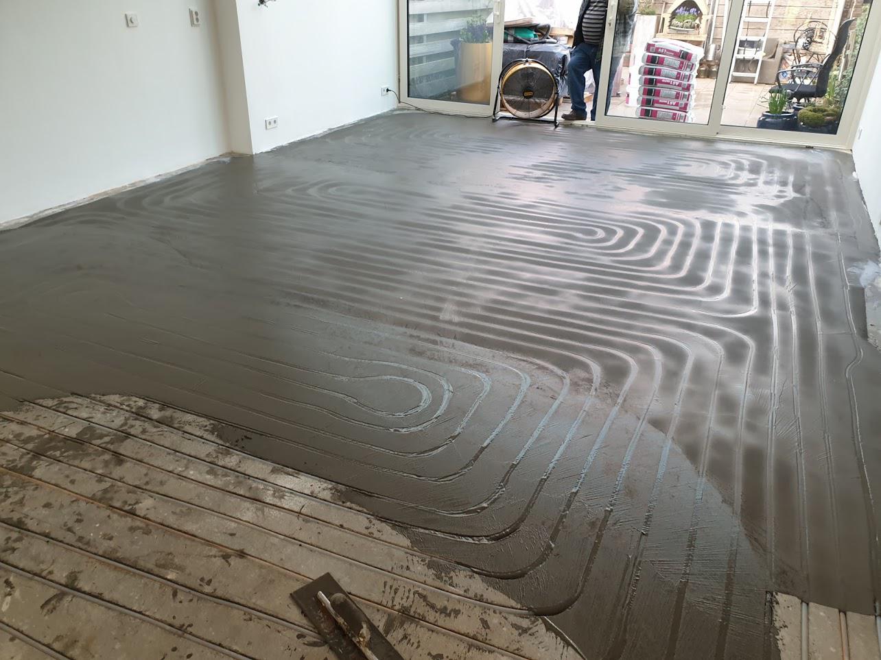 Egaliseren over vloerverwarming